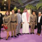 مع مسؤولين وزارة الشؤون الاسلامية السعودية وبعض من الحرس الملكي التايلندي